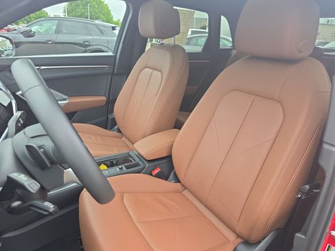 Used 2025 Audi Q3 2.0T Premium Plus w/ Premium Plus Package AWD/4WD image 14