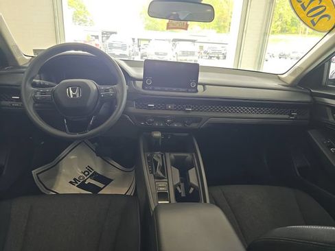 Used 2023 Honda Accord EX image 11
