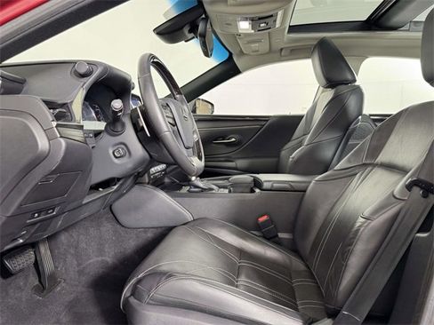 Used 2019 Lexus ES 350 Luxury w/ Accessory Package image 4