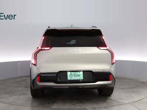 Used 2024 Kia EV9 GT-Line image 13