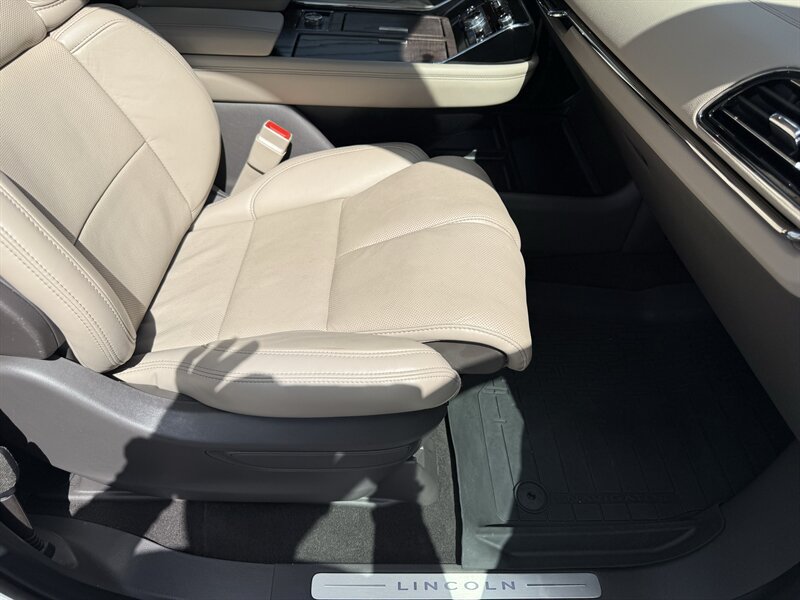 Used 2024 Lincoln Navigator Reserve AWD/4WD image 33