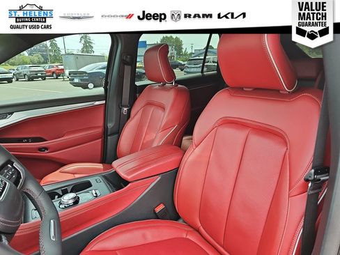 Used 2024 Jeep Wagoneer Limited AWD/4WD image 18