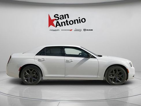 Used 2023 Chrysler 300 Touring w/ Sport Appearance Package RWD image 16