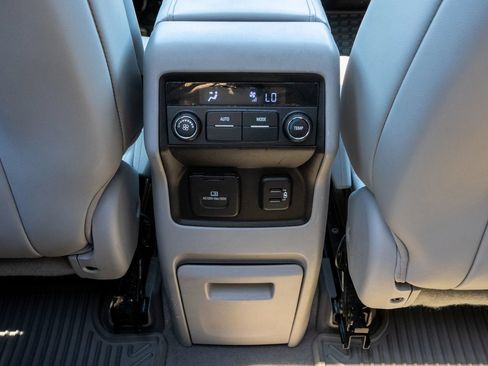 Used 2019 GMC Acadia SLT w/ LPO, Cargo Package FWD image 38