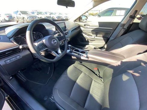Certified 2023 Nissan Altima 2.5 SV image 11
