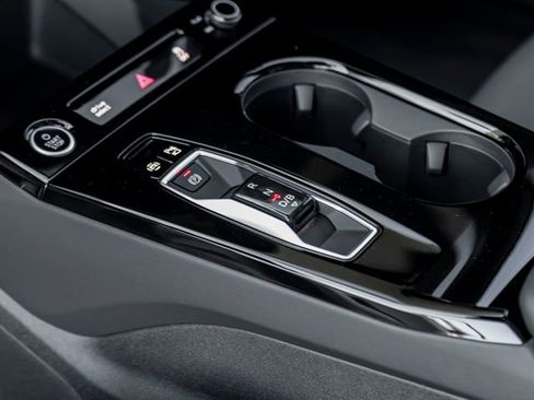 Certified 2025 Audi A6 e-tron Premium Plus w/ Premium Plus RWD image 22