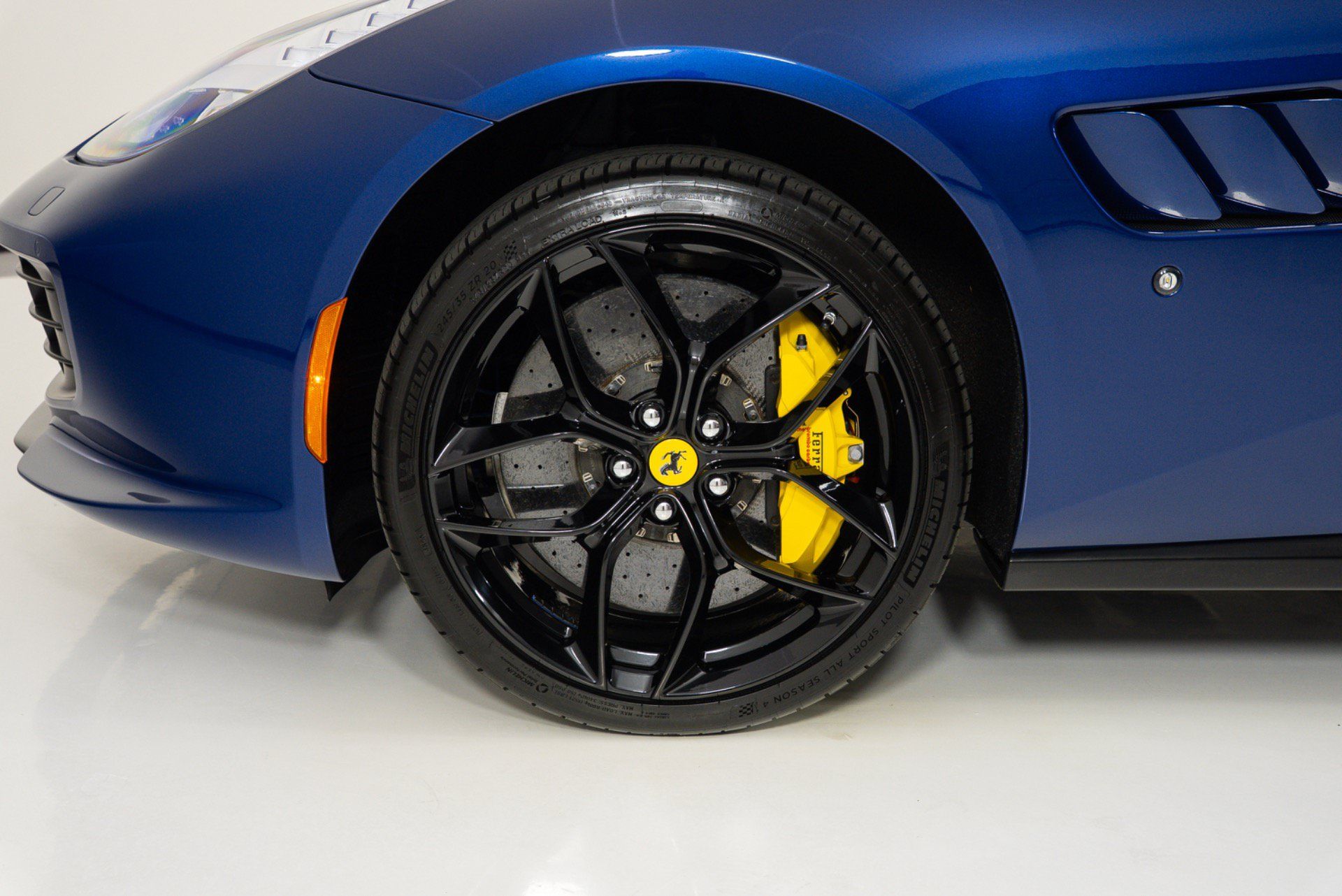 Used 2019 Ferrari GTC4Lusso T RWD image 11