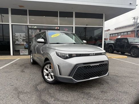 Used 2023 Kia Soul LX w/ Option Group 015 image 2