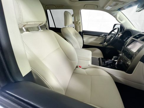 Used 2021 Lexus GX 460 Premium w/ Premium Package AWD/4WD image 29