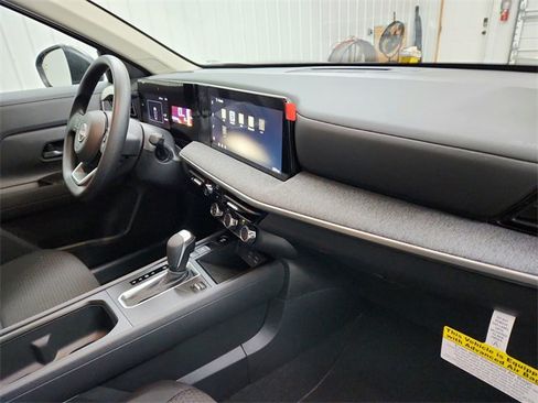 New 2026 Nissan Kicks S image 32