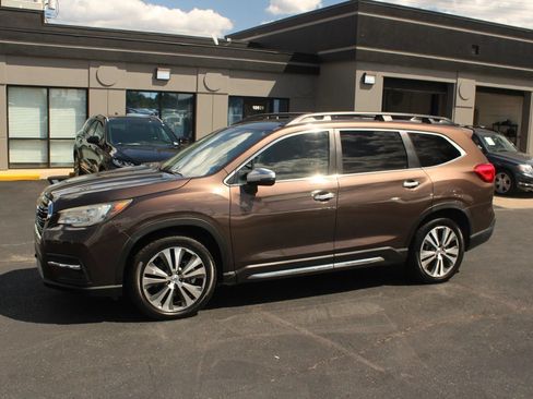 Used 2019 Subaru Ascent Touring AWD/4WD image 2