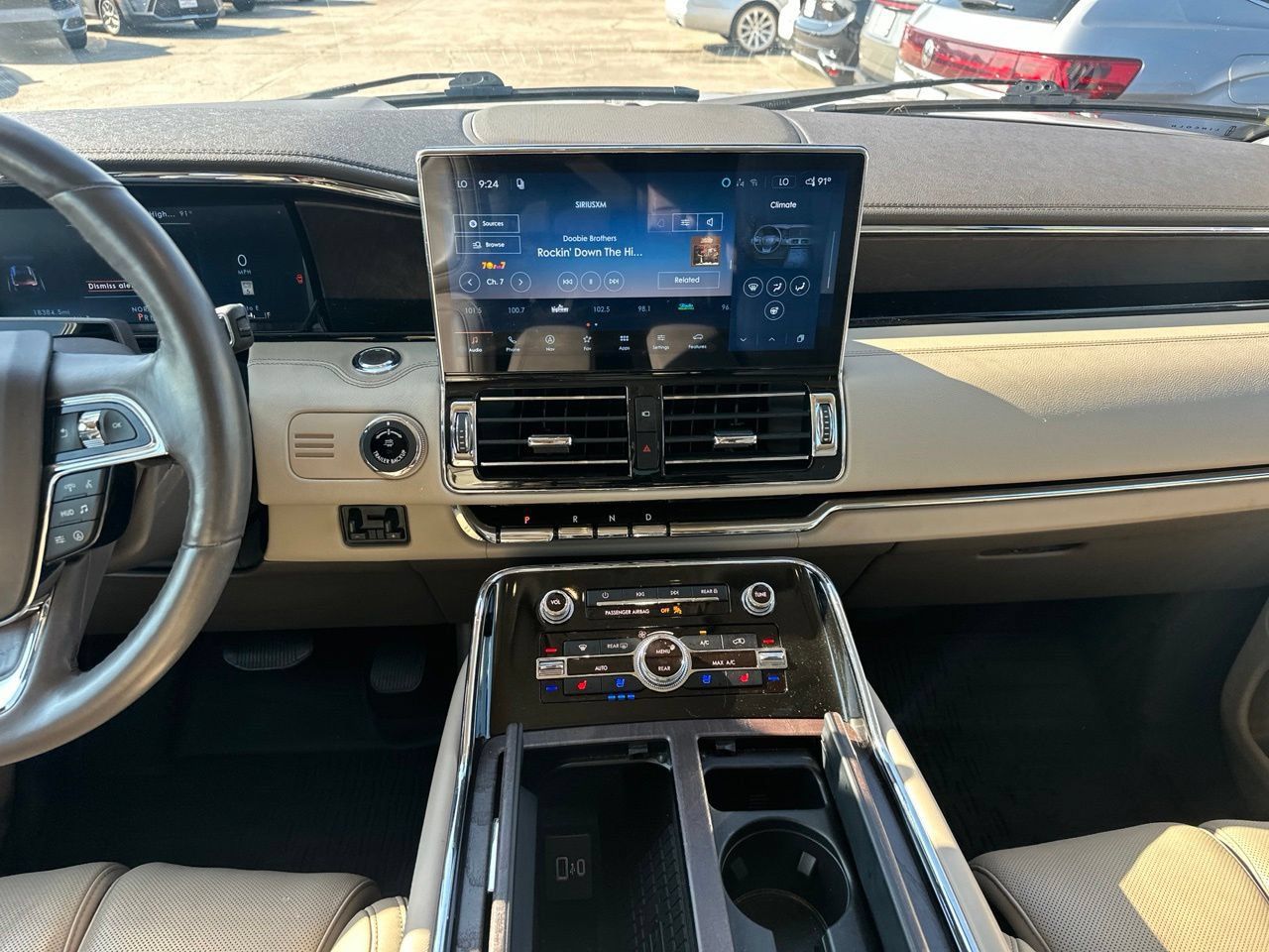Used 2024 Lincoln Navigator L Reserve AWD/4WD image 10