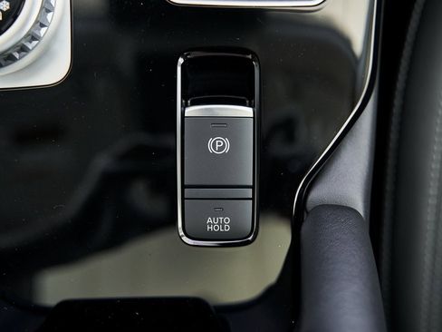 Used 2025 Mitsubishi Outlander SEL image 44