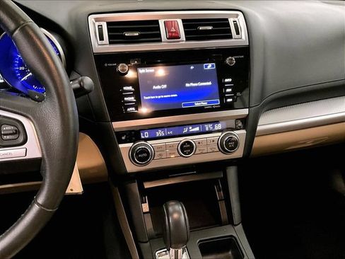 Used 2017 Subaru Legacy 2.5i Premium AWD/4WD image 6