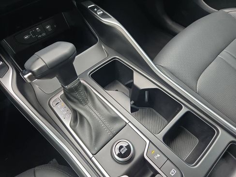 Certified 2025 Kia Sorento S image 30