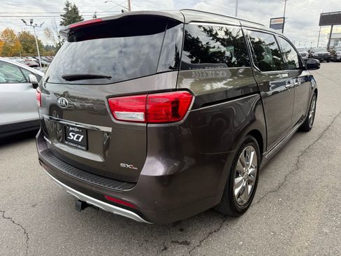 Used 2016 Kia Sedona SX Limited w/ Option Group 030 image 6