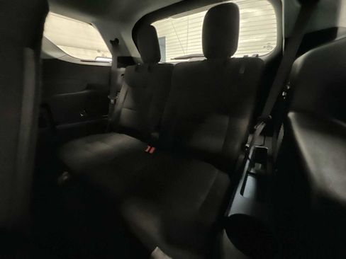 Used 2023 Ford Explorer XLT image 24