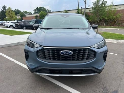 Used 2025 Ford Escape Active w/ Tech Pack #1 AWD/4WD image 2