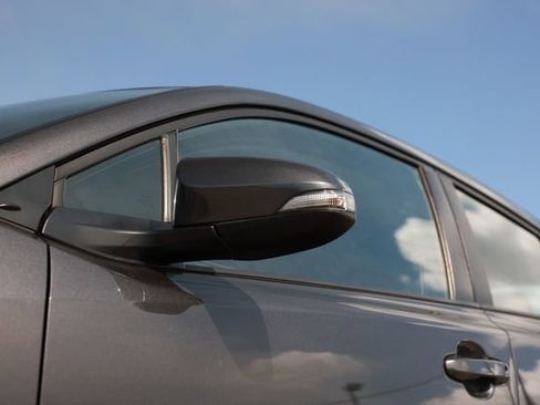 Used 2021 Toyota C-HR LE image 38