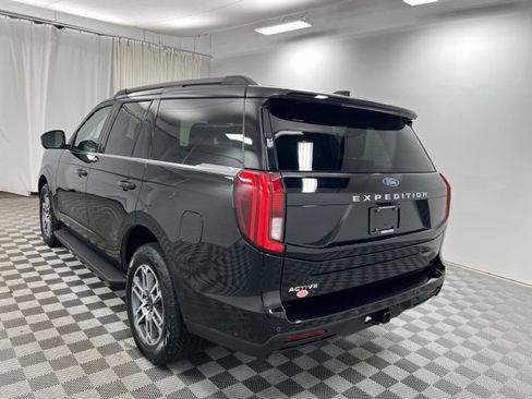 Used 2025 Ford Expedition Active AWD/4WD image 6