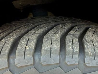 Used 2018 Chrysler Pacifica Limited w/ Tire & Wheel Group
