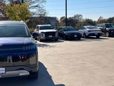 New 2026 Hyundai Ioniq 9 Limited image 3