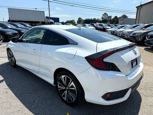 Used 2017 Honda Civic EX-L image 4