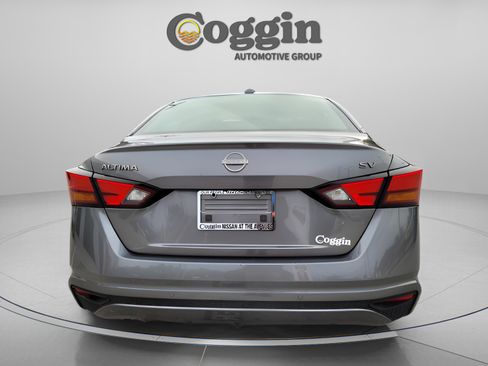 Used 2024 Nissan Altima 2.5 SV image 3