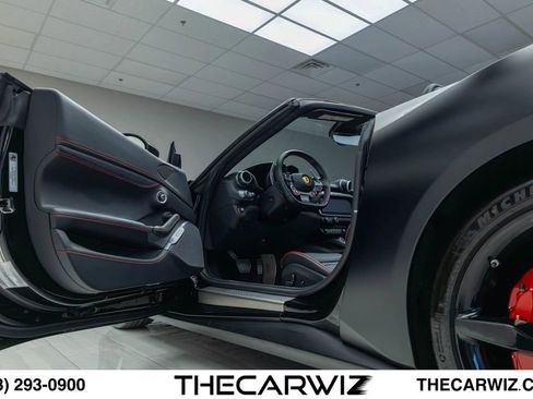 Used 2022 Ferrari Portofino M RWD image 31