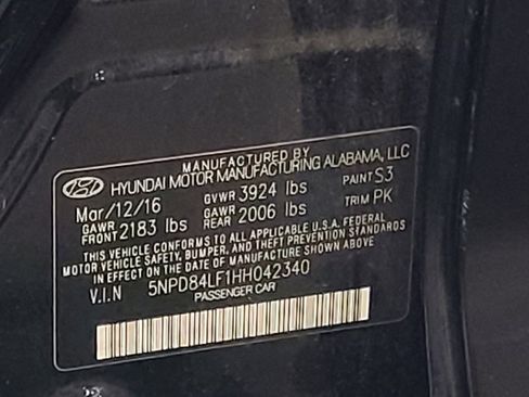 Used 2017 Hyundai Elantra SE image 33
