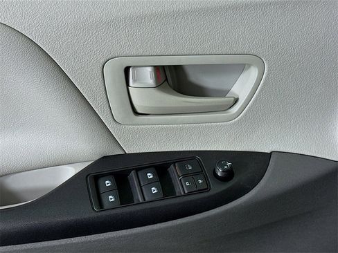 Certified 2020 Toyota Sienna L image 22