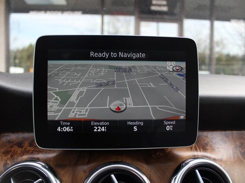 Used 2018 Mercedes-Benz GLA 250 4MATIC image 10