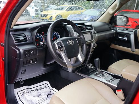 Used 2016 Toyota 4Runner SR5 image 11