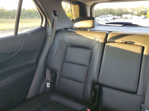 Used 2018 Chevrolet Equinox Premier image 12