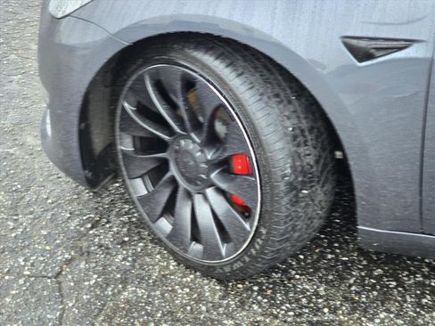 Used 2023 Tesla Model 3 Performance image 27