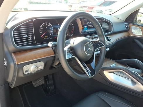 Used 2024 Mercedes-Benz GLE 350 GLE 350 w/ Winter Package image 18
