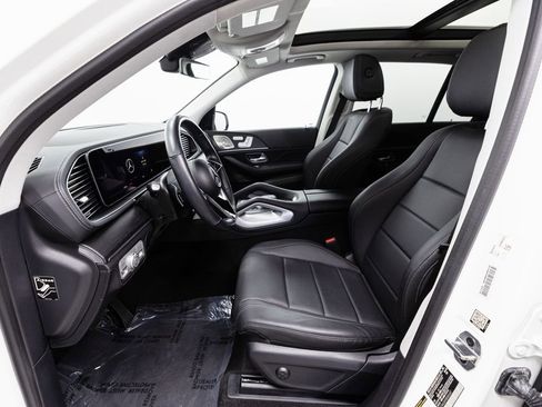 Used 2024 Mercedes-Benz GLE 450e 4MATIC w/ AMG Line Exterior image 8