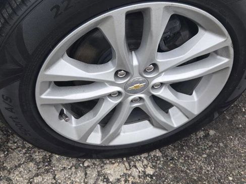 Used 2017 Chevrolet Malibu LT image 15