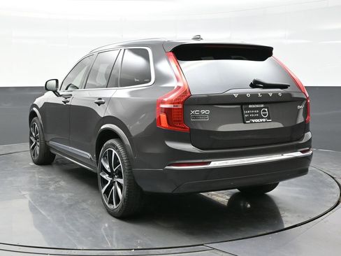 Used 2023 Volvo XC90 B6 Plus image 5