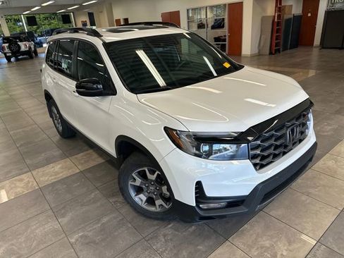 Used 2023 Honda Passport TrailSport image 8
