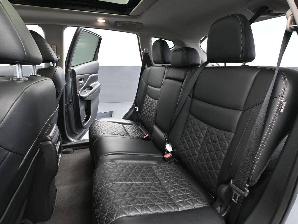 Used 2024 Nissan Murano Platinum AWD/4WD image 33