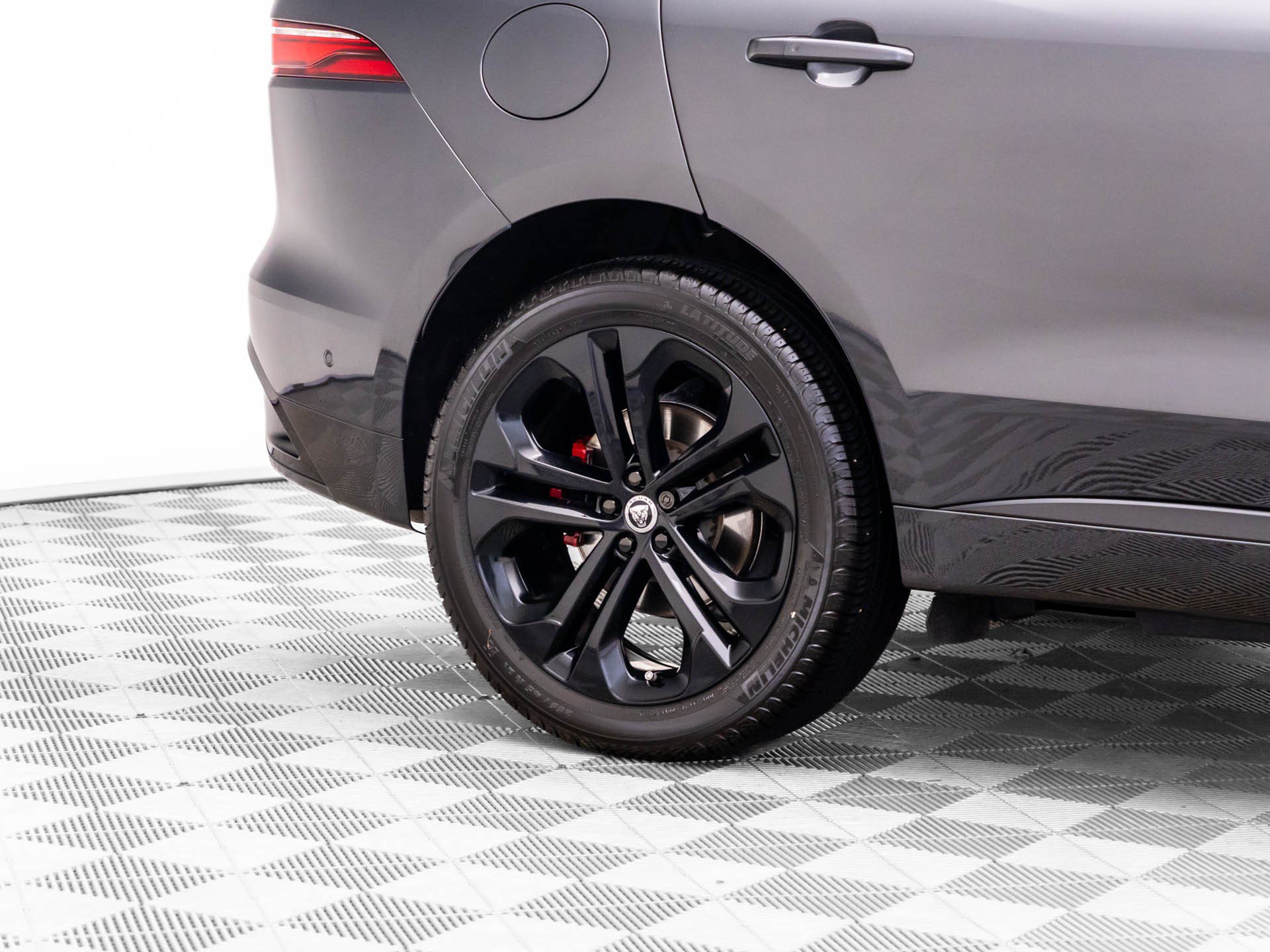 Used 2024 Jaguar F-PACE R-Dynamic S AWD/4WD image 41