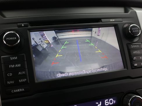 Used 2016 Nissan Titan SL RWD image 29
