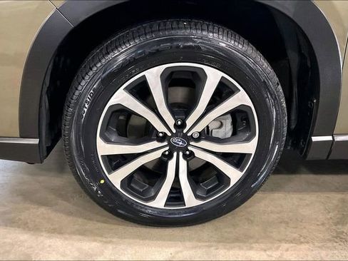 Used 2023 Subaru Forester Limited image 9