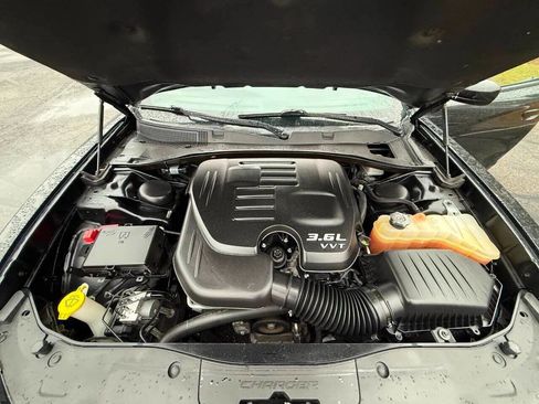 Used 2020 Dodge Charger SXT w/ Leather Interior Group image 22