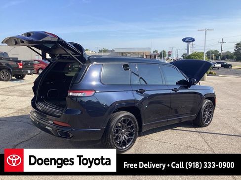 Used 2023 Jeep Grand Cherokee L Summit w/ Advanced Protech Group IV image 11