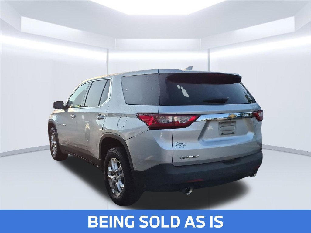 Used 2018 Chevrolet Traverse LS FWD image 2