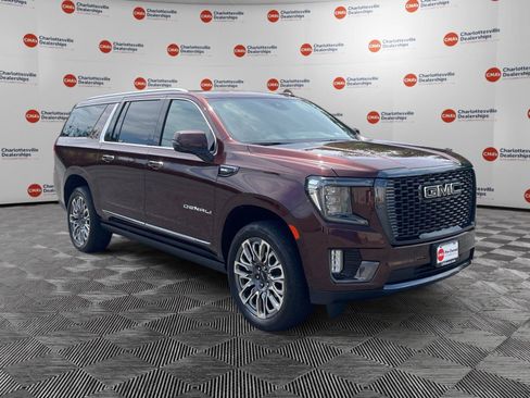 Used 2023 GMC Yukon XL Denali Ultimate AWD/4WD image 7