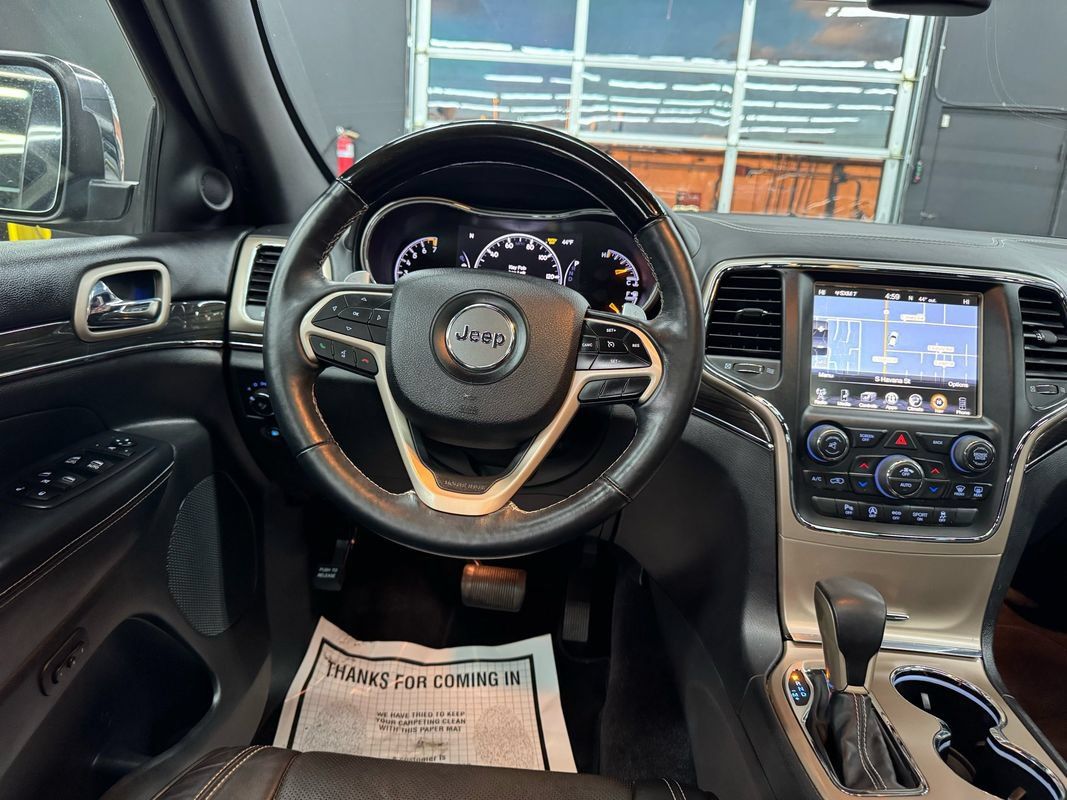 Used 2017 Jeep Grand Cherokee Overland AWD/4WD image 37