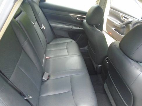 Used 2013 Nissan Altima 2.5 SL w/ Technology Pkg FWD image 23